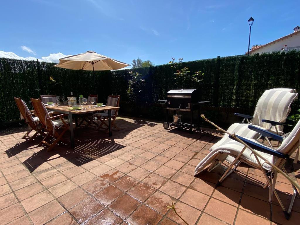 Apartamento En Complejo Residencial Rovacias Comillas Buitenkant foto